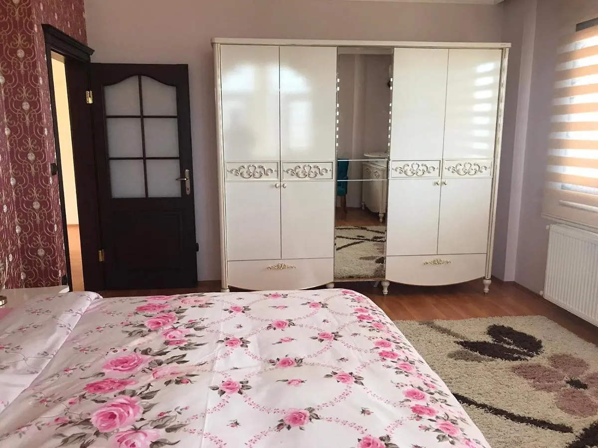 Trabzon Manzarali Havuzlu Villa